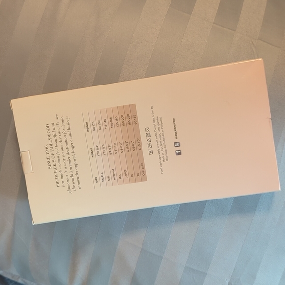 Fredrick's of Hollywood Stocking Classic Sheer 2 Pair NIB - Picture 2 of 3